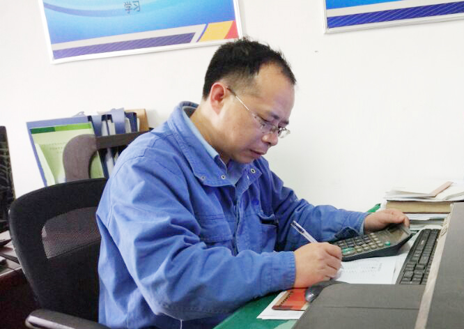 1638期第二版 薛友俊 平凡崗位演繹精彩人生圖片.jpg 1638期第二版 薛友俊 平凡崗位演繹精彩人生圖片.jpg