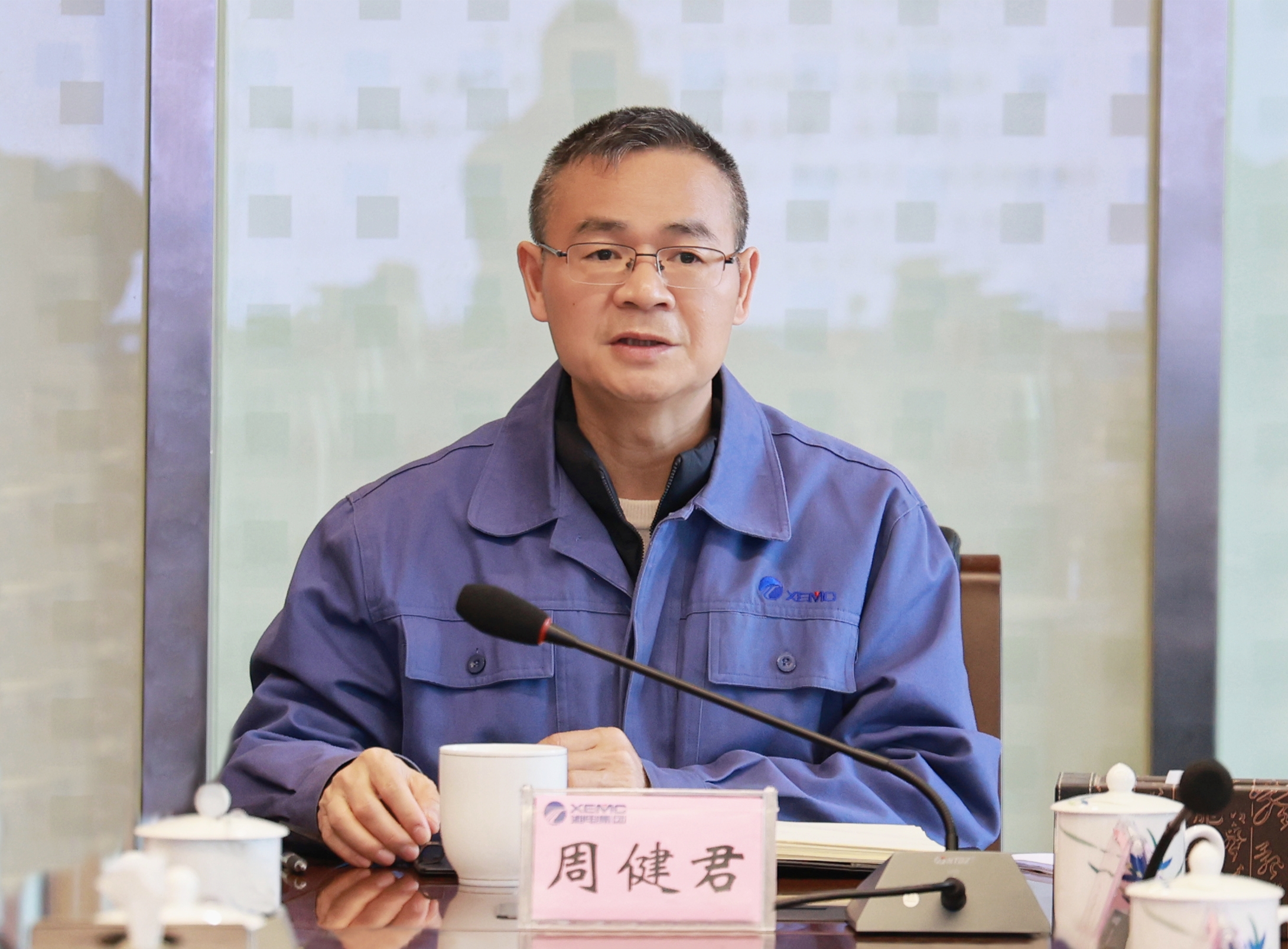 個(gè)人照.jpg 個(gè)人照.jpg